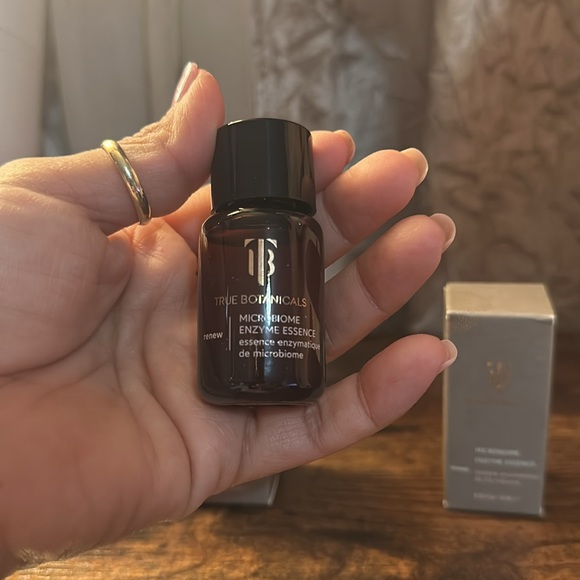 True botanicals microbiome enzyme essence - Picture 3 of 3